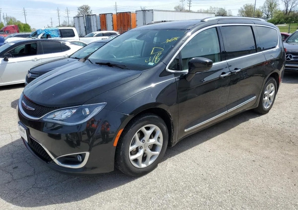 Chrysler Pacifica cena 44000 przebieg: 207045, rok produkcji 2017 z Warszawa małe 67